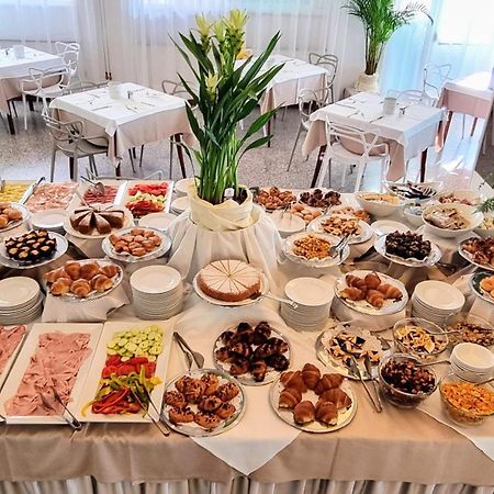 Hotel Bristol Lignano Sabbiadoro Ngoại thất bức ảnh