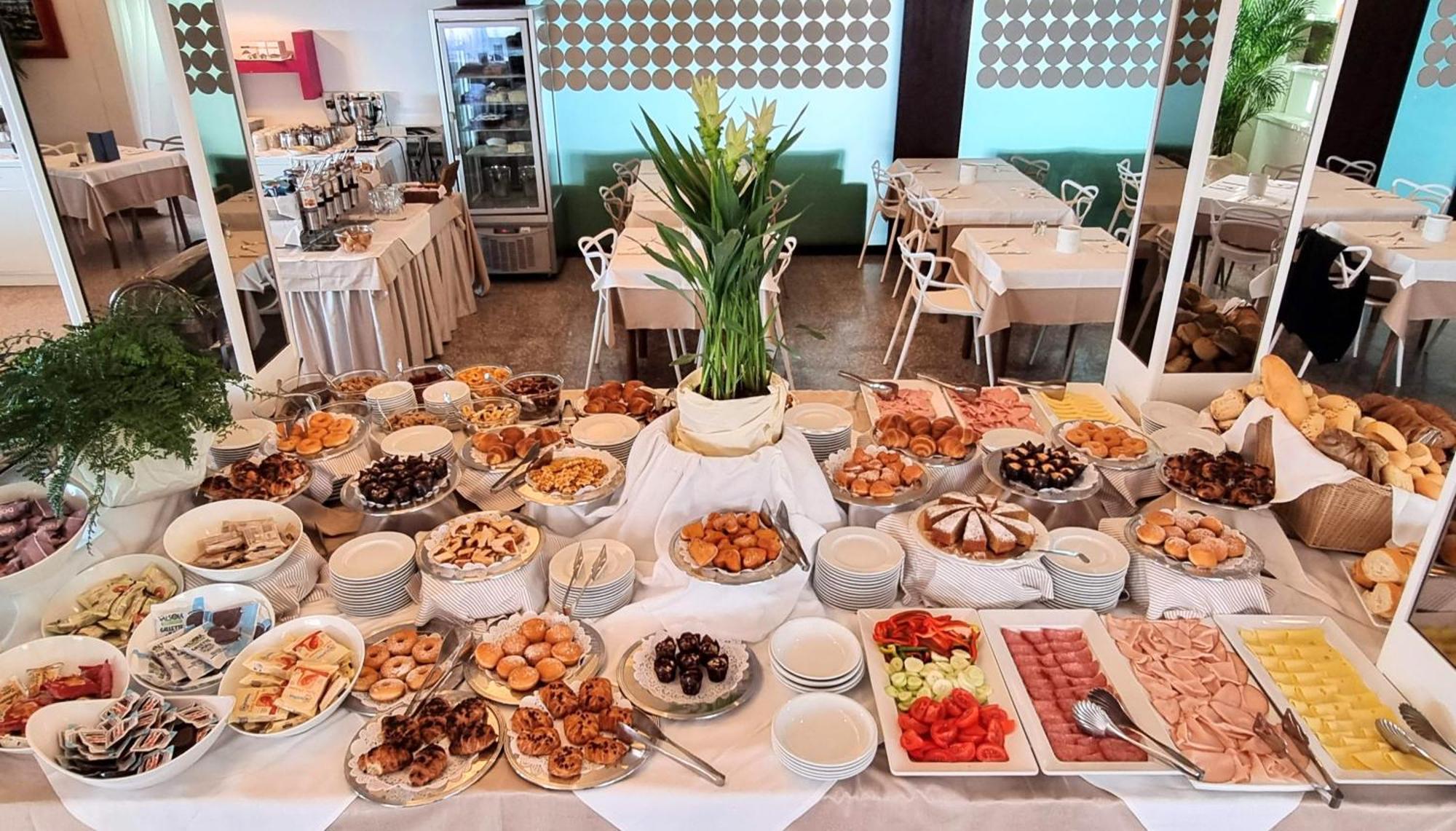 Hotel Bristol Lignano Sabbiadoro Ngoại thất bức ảnh