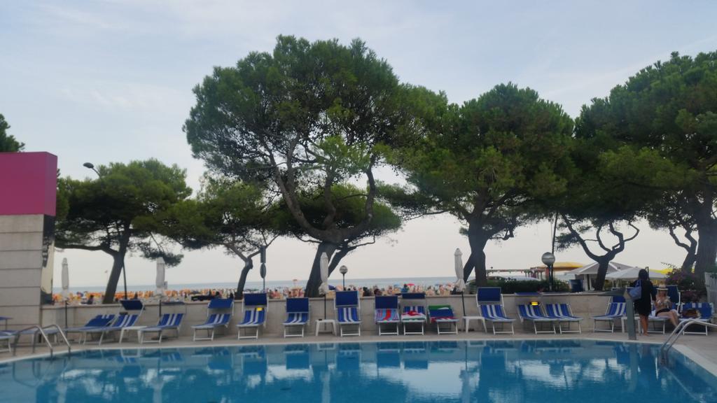Hotel Bristol Lignano Sabbiadoro Ngoại thất bức ảnh