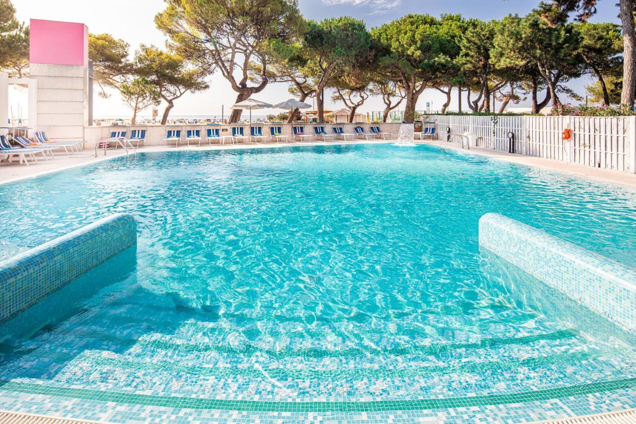 Hotel Bristol Lignano Sabbiadoro Ngoại thất bức ảnh