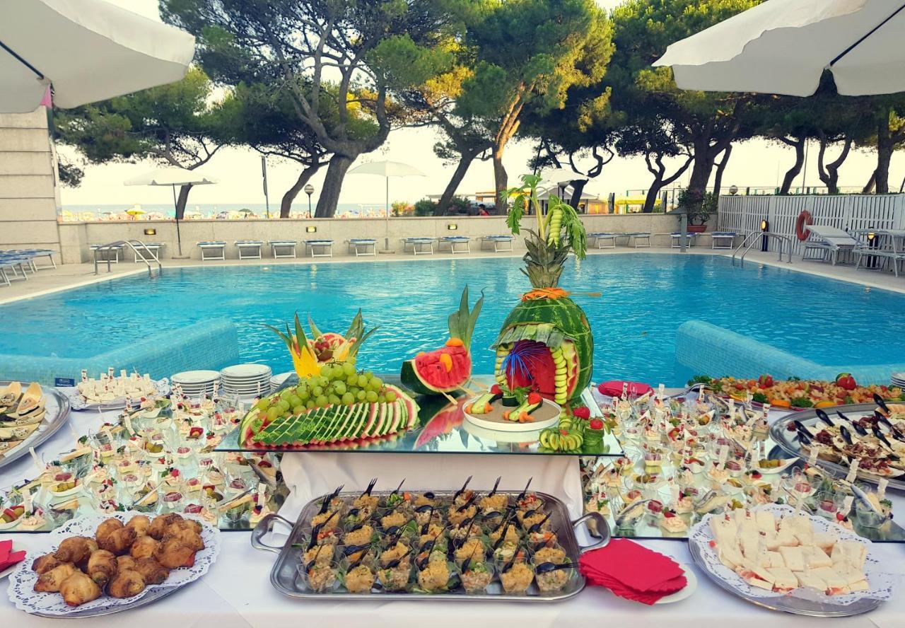 Hotel Bristol Lignano Sabbiadoro Ngoại thất bức ảnh